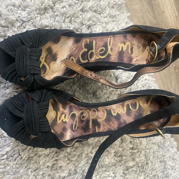 Black Wedge Heel Women's Shoes - Picture 2 of 3